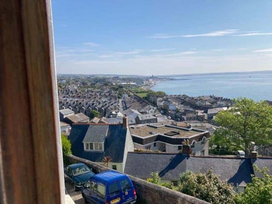 Modern Studio Apartment With Outstanding Views, Sleeps 2 Newlyn Eksteriør bilde